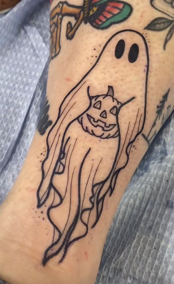 Jazzed up this lil sheet ghost with fresh linework/shading + some flower  power for a wonderful client! Emma has been working on a lovely… | Instagram